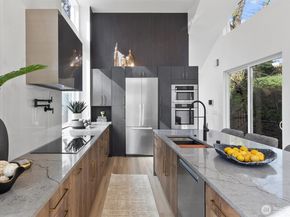 11905 89th Avenue NE, Kirkland WA 98034