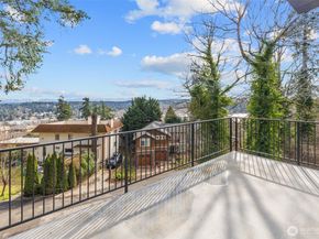 11905 89th Avenue NE, Kirkland WA 98034