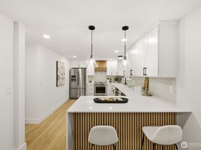 19531 55th Avenue NE, Lake Forest Park WA 98155