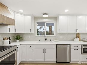 19531 55th Avenue NE, Lake Forest Park WA 98155