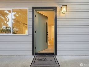 19531 55th Avenue NE, Lake Forest Park WA 98155