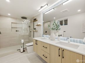 19531 55th Avenue NE, Lake Forest Park WA 98155