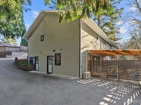 7337 151st Avenue NE, Redmond WA 98052