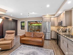 7337 151st Avenue NE, Redmond WA 98052