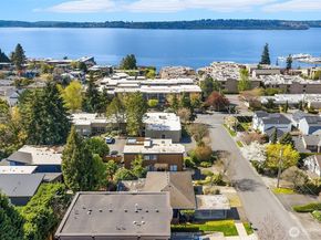 321 6th Avenue S, Kirkland WA 98033