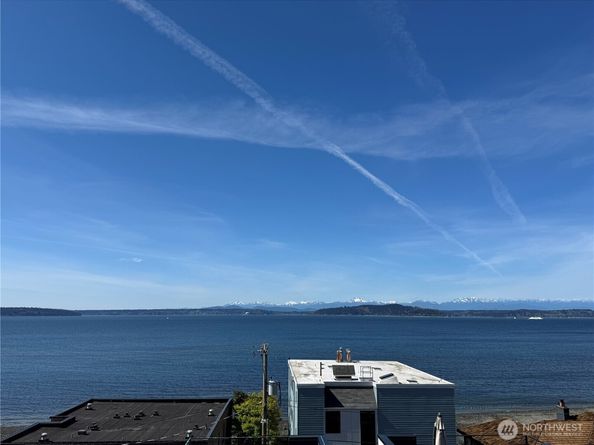 4018 Beach Drive SW, Seattle WA 98116