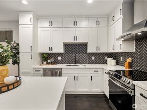 4018 Beach Drive SW, Seattle WA 98116