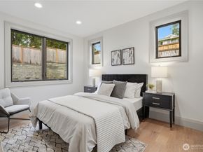 10648 SE 16th Street, Bellevue WA 98004