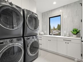 10648 SE 16th Street, Bellevue WA 98004