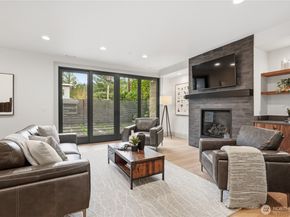 10648 SE 16th Street, Bellevue WA 98004