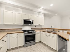 12530 Admiralty Way B104, Everett WA 98204