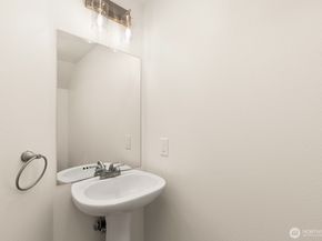 12530 Admiralty Way B104, Everett WA 98204