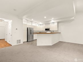 12530 Admiralty Way B104, Everett WA 98204