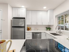 2640 118 Avenue SE 7201, Bellevue WA 98005