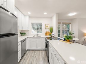 2640 118 Avenue SE 7201, Bellevue WA 98005