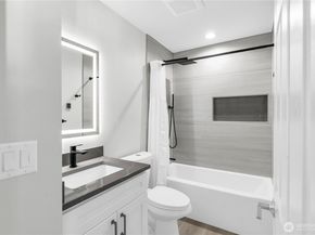 441 NE Alder Street 1, Issaquah WA 98027