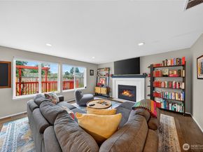 17427 Spruce Way, Lynnwood WA 98037