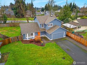 17427 Spruce Way, Lynnwood WA 98037