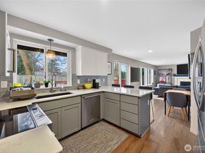 17427 Spruce Way, Lynnwood WA 98037