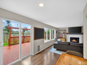 17427 Spruce Way, Lynnwood WA 98037