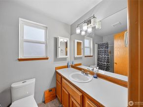 17427 Spruce Way, Lynnwood WA 98037