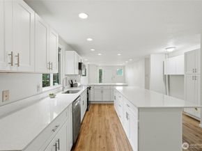 4404 Terrace Drive 8, Everett WA 98203