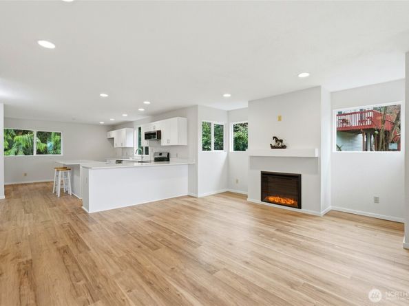 4404 Terrace Drive 8, Everett WA 98203