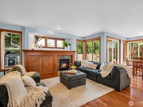 8835 NE 148th Place, Kenmore WA 98028