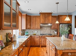 8835 NE 148th Place, Kenmore WA 98028