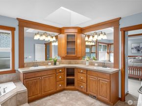 8835 NE 148th Place, Kenmore WA 98028