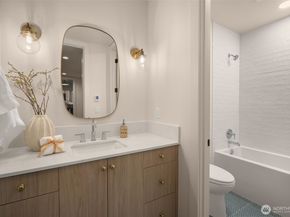 10612 NE 54th Lane, Kirkland WA 98033