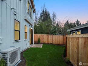 10612 NE 54th Lane, Kirkland WA 98033