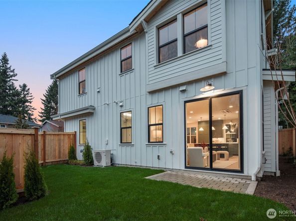 10612 NE 54th Lane, Kirkland WA 98033