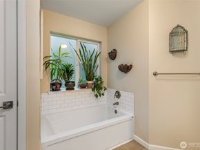 10278 NE Shore Drive, Indianola WA 98342