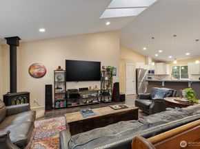 10278 NE Shore Drive, Indianola WA 98342