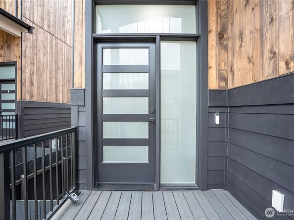 19727 27th Place W 1, Lynnwood WA 98036