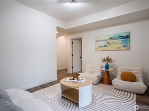 19727 27th Place W 1, Lynnwood WA 98036