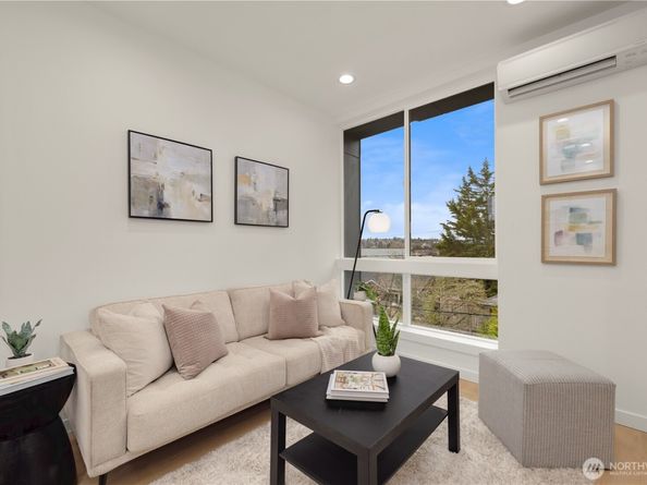 3852 Carr Place N, Seattle WA 98103