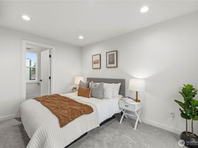 3852 Carr Place N, Seattle WA 98103