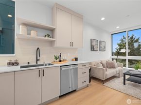 3852 Carr Place N, Seattle WA 98103