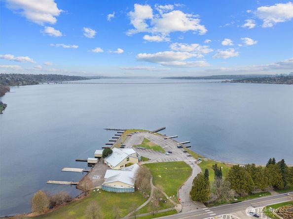 4233 S Bradford Street, Seattle WA 98118