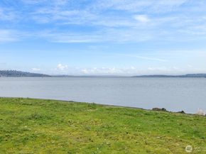 4233 S Bradford Street, Seattle WA 98118