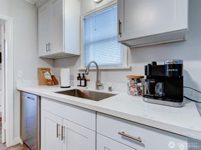 1626 39th Avenue E, Seattle WA 98112