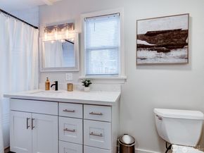 1626 39th Avenue E, Seattle WA 98112