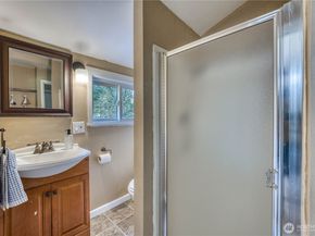 2735 Marine Drive, Bremerton WA 98312