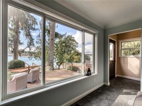 2735 Marine Drive, Bremerton WA 98312