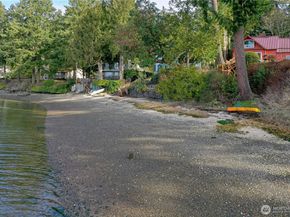 2735 Marine Drive, Bremerton WA 98312