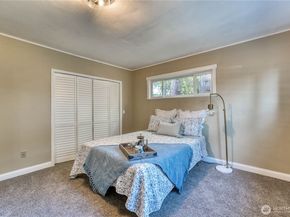 2735 Marine Drive, Bremerton WA 98312