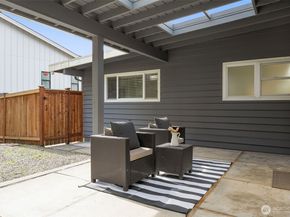 334 157th Avenue NE, Bellevue WA 98008