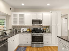334 157th Avenue NE, Bellevue WA 98008